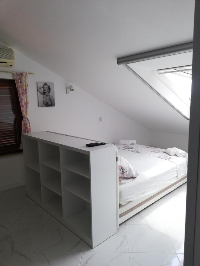 Apartments Sijerkovic แฮร์เซ็ก-โนวี ภายนอก รูปภาพ
